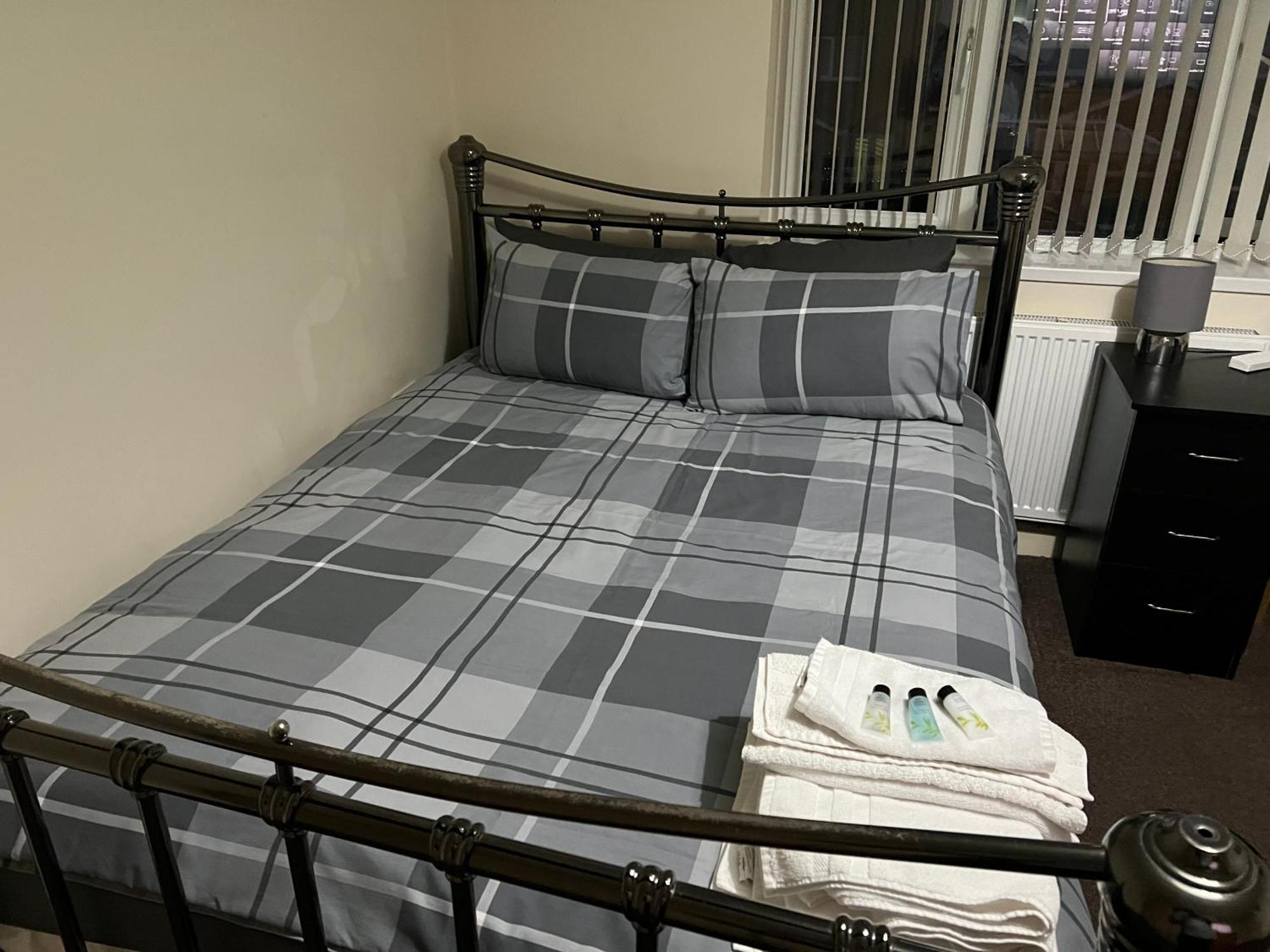 Hams Rest Place - Strictly Only One Guest Allowed In One Room A Second Accompanying Person Will Not Be Allowed Into The Property Birmingam Exterior foto