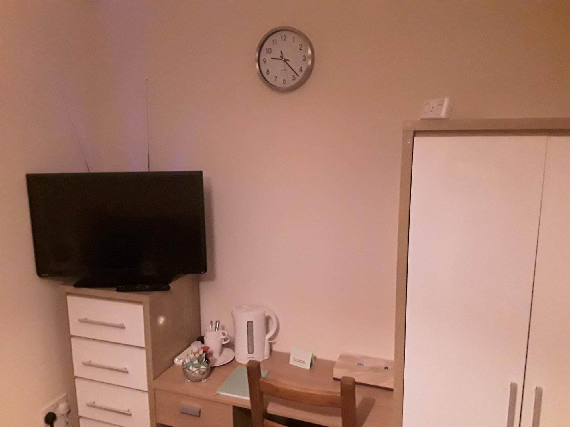 Hams Rest Place - Strictly Only One Guest Allowed In One Room A Second Accompanying Person Will Not Be Allowed Into The Property Birmingam Exterior foto