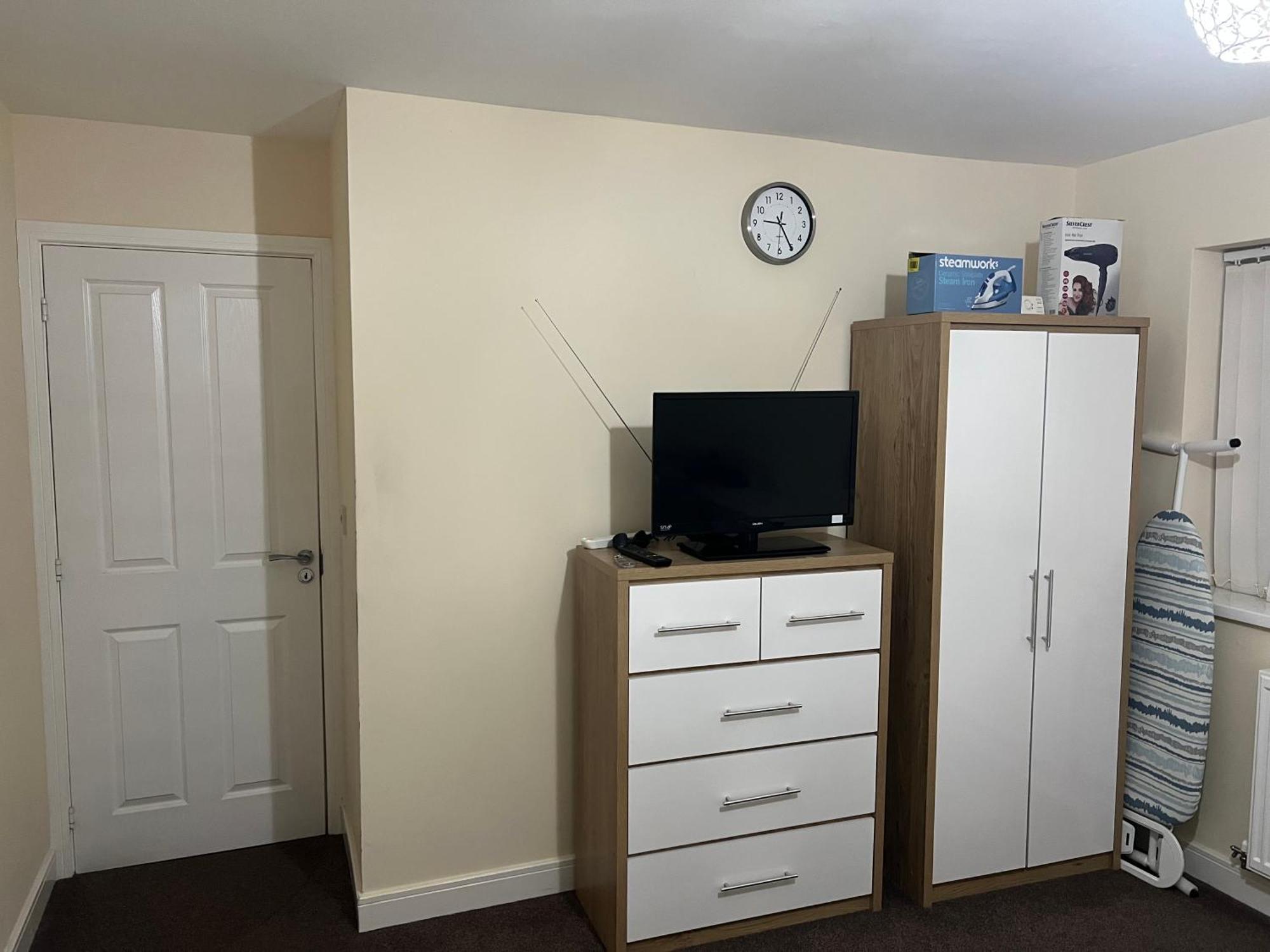 Hams Rest Place - Strictly Only One Guest Allowed In One Room A Second Accompanying Person Will Not Be Allowed Into The Property Birmingam Exterior foto